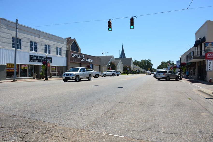 More Photos Of 201 S Main St, Enterprise Department Store For Sale