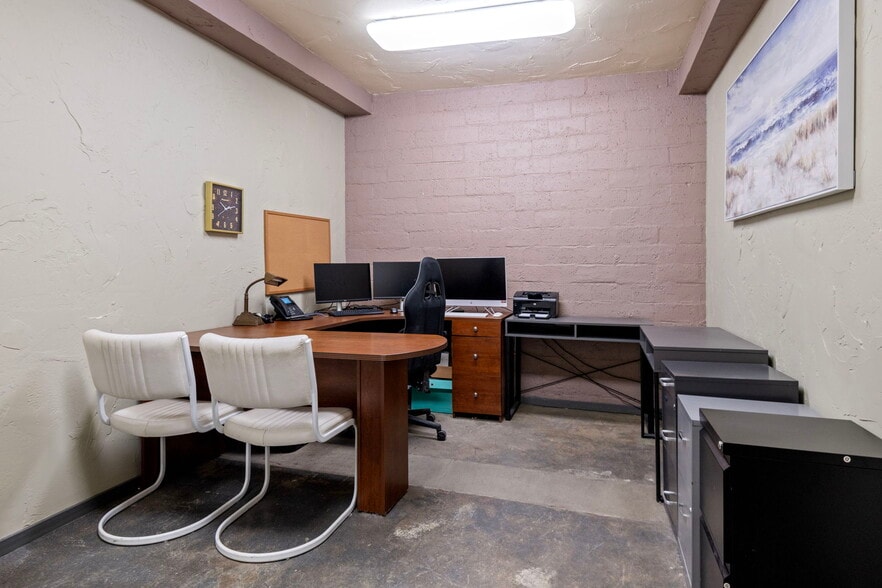 More Photos Of 23 NW Greenwood Ave, Bend Storefront For Sale