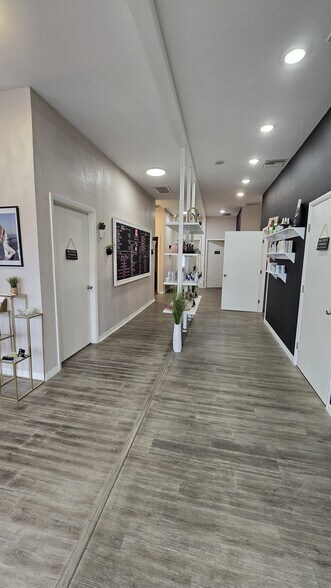 More Photos Of 7527-7573 Ulmerton Rd, Largo Office For Lease