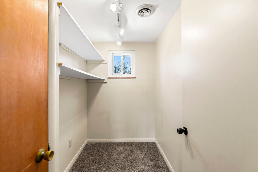 More Photos Of 310 Goose Creek Rd, Dandridge Office For Sale