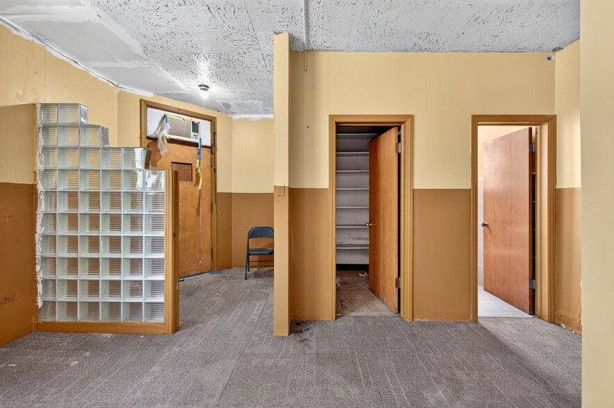 More Photos Of 7828 S Claremont Ave, Chicago Warehouse For Sale