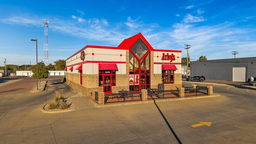 More Photos Of 3509 S Minnesota Ave, Sioux Falls General Retail For Sale