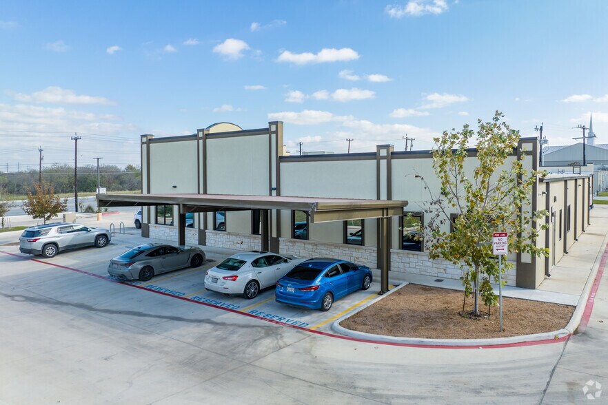 More Photos Of 8518 Culebra Rd, San Antonio Medical For Lease