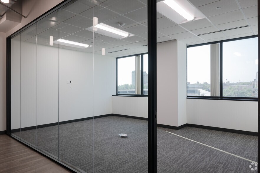 More Photos Of 400 S Colorado Blvd, Denver Office For Lease