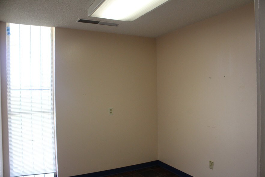 More Photos Of 1304 N Academy Blvd, Colorado Springs Medical For Sale