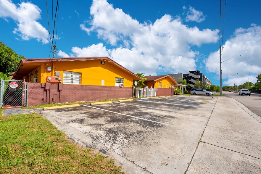 More Photos Of 129-131 SE 5th St, Hallandale Beach Multifamily For Sale