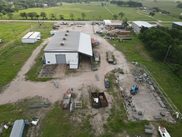 More Photos Of 726 Highland Park Dr, Clute Warehouse For Lease