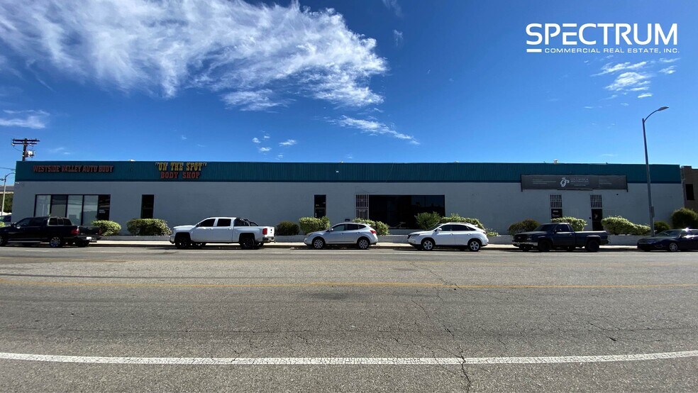 More Photos Of 10140-10158 Canoga Ave, Chatsworth Service For Lease