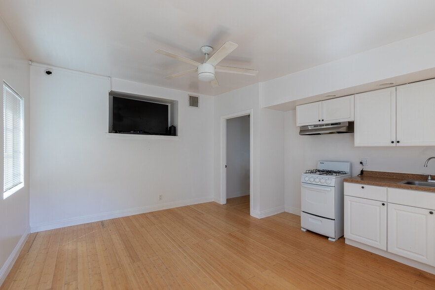 More Photos Of 1544 Anaheim St, Harbor City Storefront Retail Residential For Sale