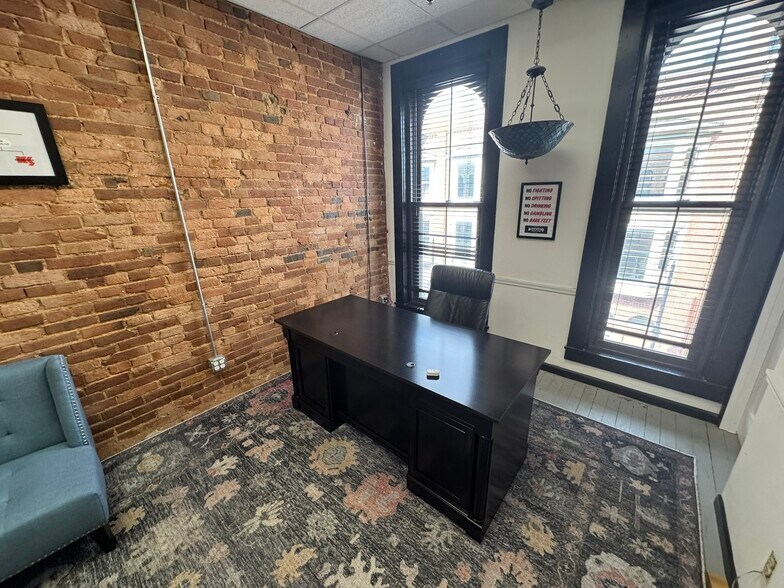 More Photos Of 154-190 N Merchant St, Decatur General Retail For Sale