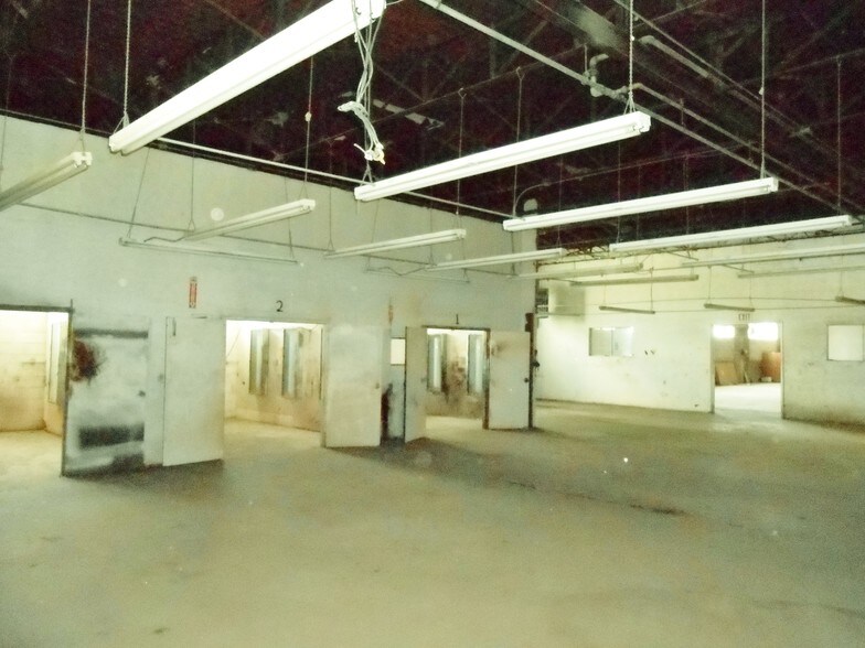 More Photos Of 301 W 44th St, Corpus Christi Manufacturing For Sale