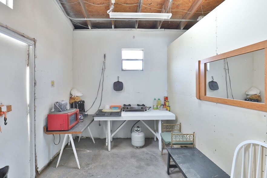 More Photos Of 10762 Montana Ave, El Paso Auto Repair For Sale