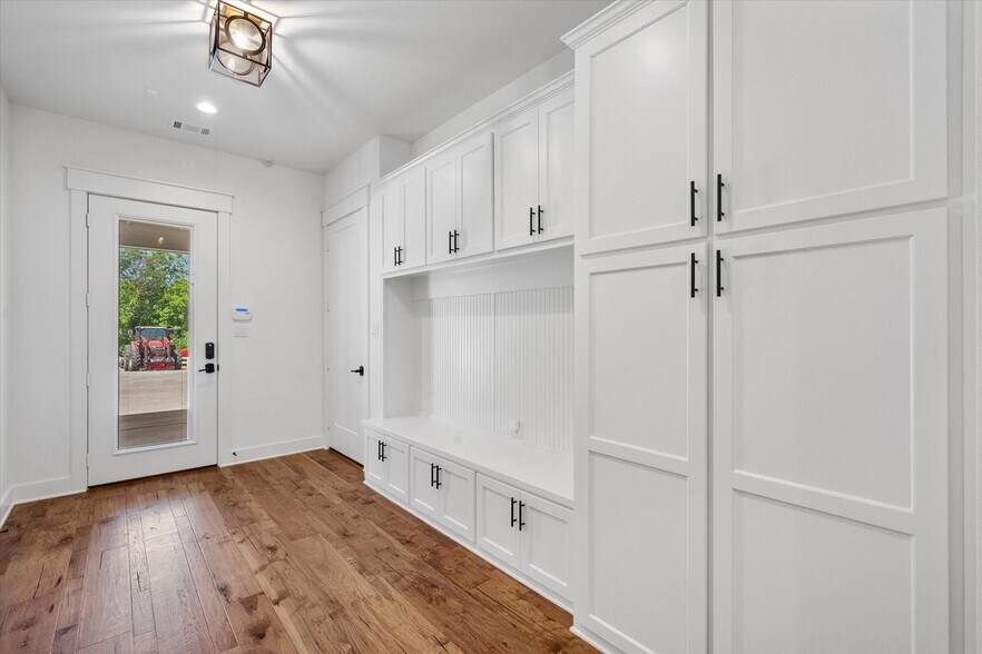 More Photos Of 121 Elm, Kerens Lodge Meeting Hall For Sale