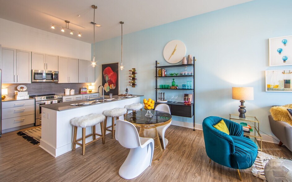 More Photos Of 650 E Brooklyn Village Ave, Charlotte Apartments For Sale