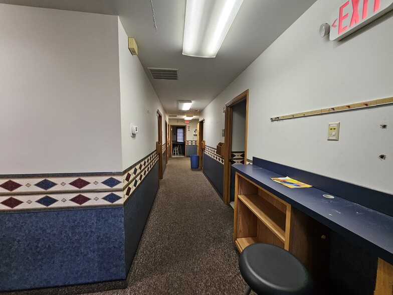 More Photos Of 13330 Darmstadt Rd, Evansville Office For Sale