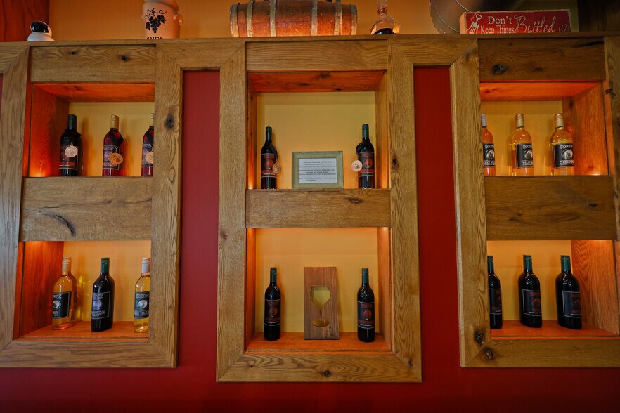 More Photos Of 7785 Hill Rd, Watervliet Specialty For Sale