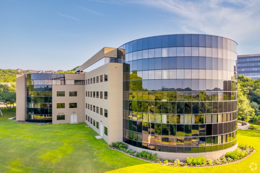 More Photos Of 6504 Bridgepoint Pky, Austin Office For Lease