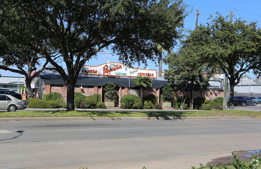 More Photos Of 3401-3471 Kirby Dr, Houston Unknown For Lease