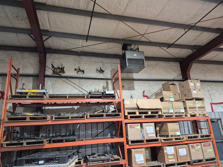 More Photos Of 280 Centre St, Petrolia Manufacturing For Lease