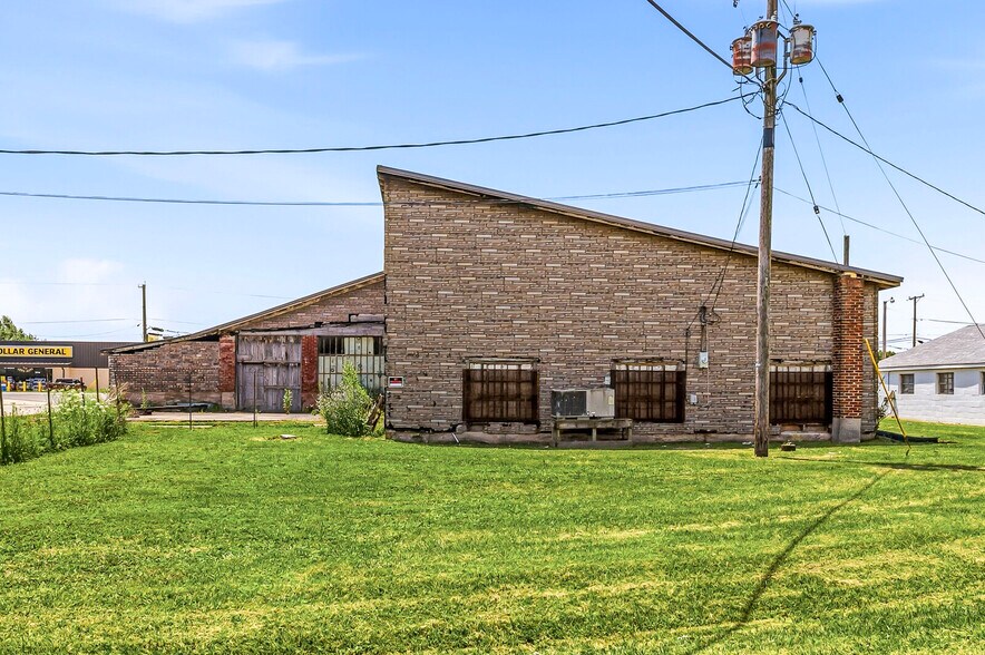 More Photos Of 7874 E State Road 28, Elwood Flex For Sale