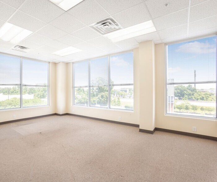 More Photos Of 4921 Centre Pointe Dr, North Charleston Office For Lease