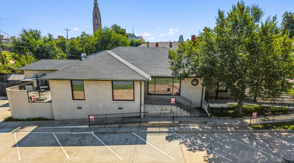 More Photos Of 1933 NW 23rd, Oklahoma City Restaurant For Sale