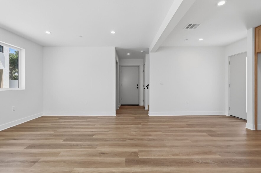 More Photos Of 1507 W 83rd St, Los Angeles Apartments For Sale