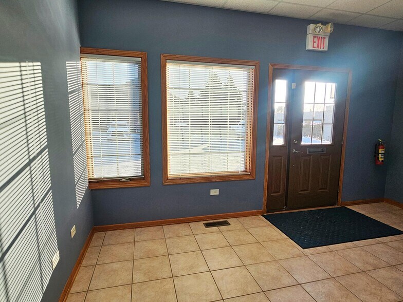 More Photos Of 10331-10335 W Lincoln Hwy, Frankfort Office For Sale