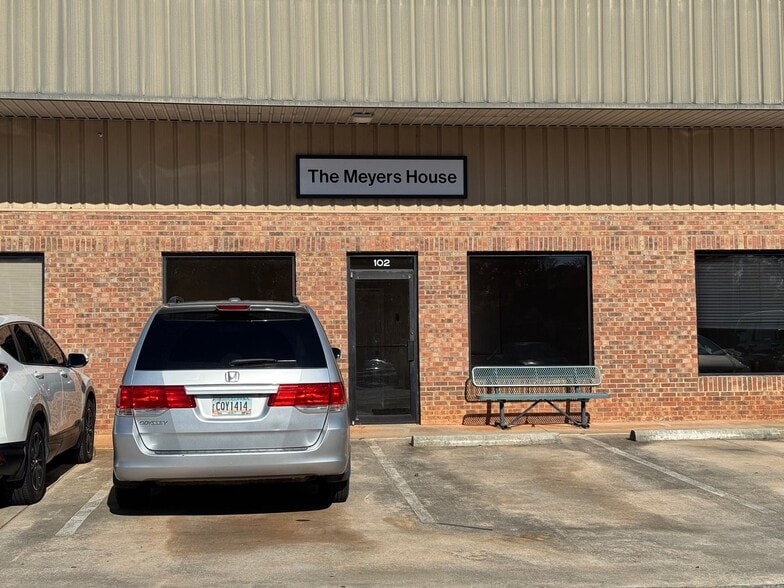 More Photos Of 3562 Buford Hwy, Duluth Distribution For Lease