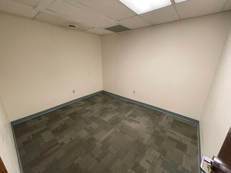More Photos Of 610-612 Lincoln Ave, Bellevue Storefront Retail Office For Lease