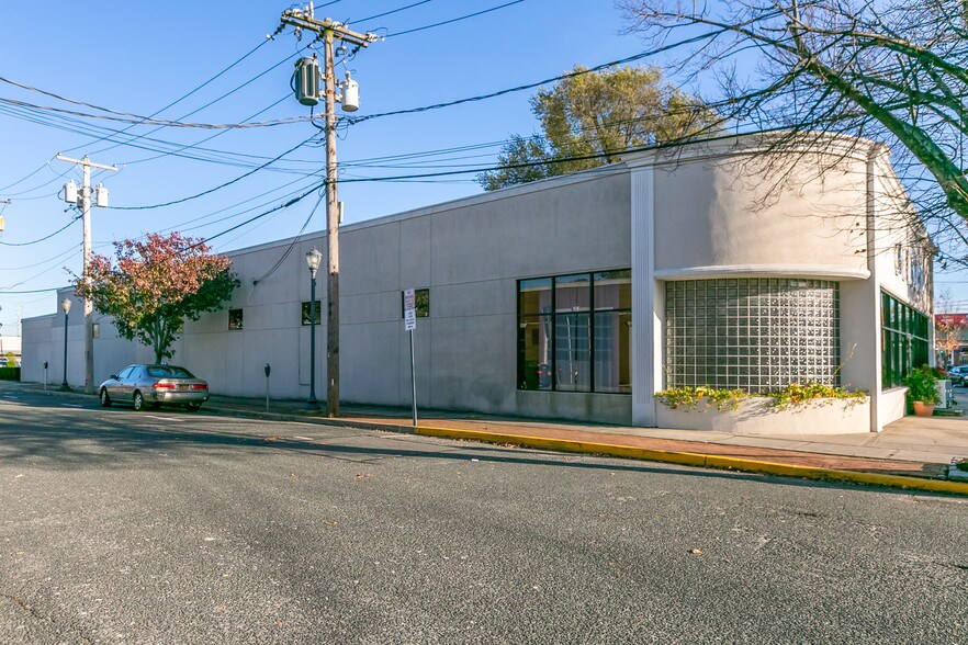 More Photos Of 132 N Wellwood Ave, Lindenhurst Storefront Retail Office For Sale