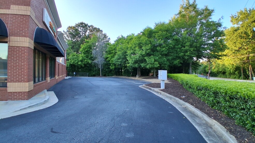More Photos Of 1075 Fairburn Rd, Atlanta Storefront Retail Office For Sale