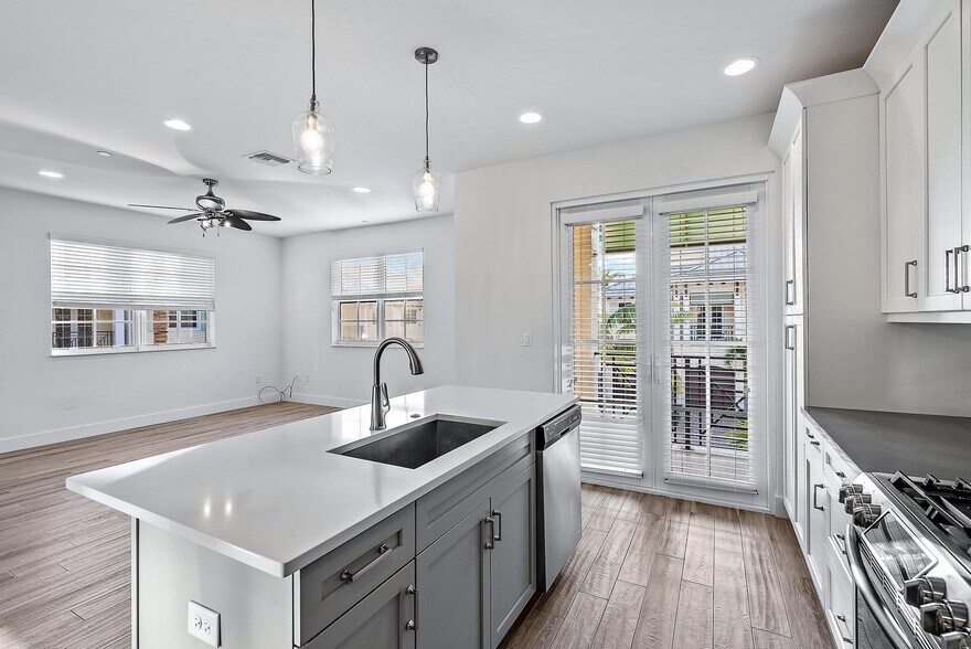 More Photos Of 3770 County Line Rd, Tequesta Apartments For Sale