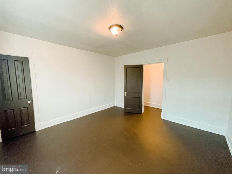 More Photos Of 228-230 Summit Ave, Hagerstown Apartments For Sale