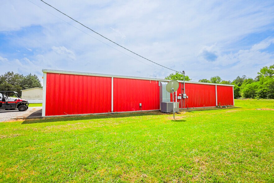 More Photos Of 1111 Mount Tabor Rd, Hartselle Showroom For Sale