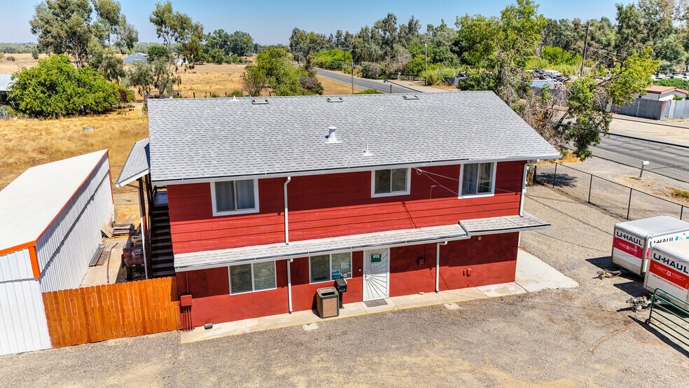 More Photos Of 7965 State Highway 99W, Gerber Self Storage For Sale