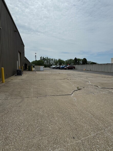More Photos Of 2858 Enterprise Ct, Saginaw Industrial For Sale