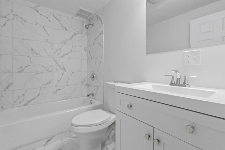 More Photos Of 2152 W 21st St, Chicago Apartments For Sale