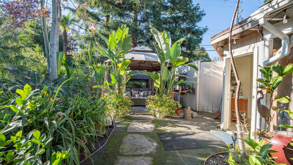 More Photos Of 1403 Rowena Way, Sacramento Specialty For Sale