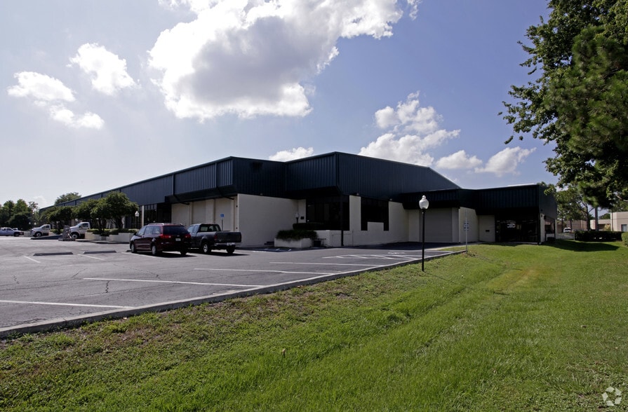 More Photos Of 3701-3709 Vineland Rd, Orlando Warehouse For Lease