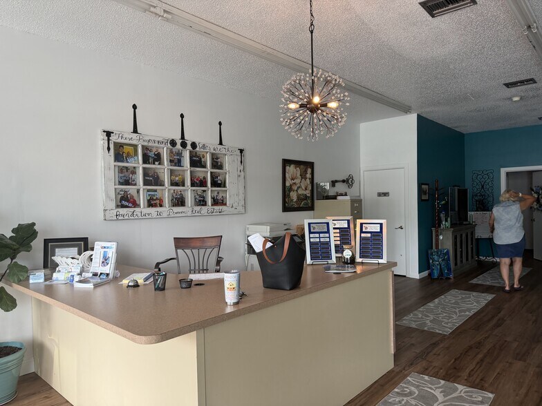 More Photos Of 1468 SW Main Blvd, Lake City Freestanding For Sale