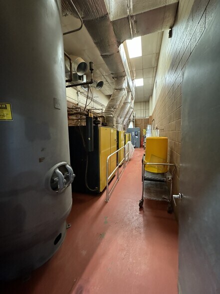 More Photos Of 45 Finnell Dr, Weymouth Manufacturing For Lease