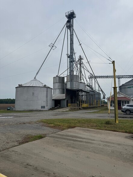 More Photos Of 249 Governors rd, Windsor Industrial For Sale