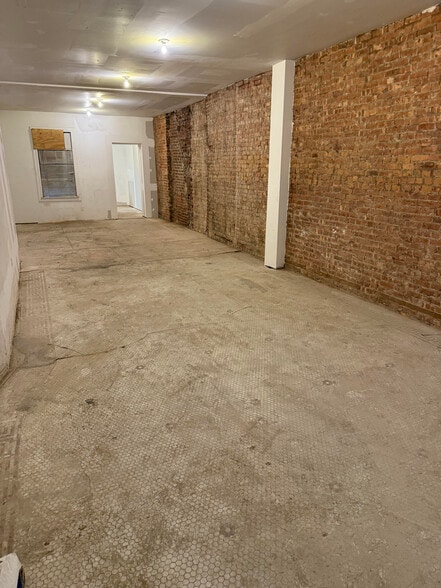 More Photos Of 389 2nd Ave, New York Storefront Retail Office For Lease