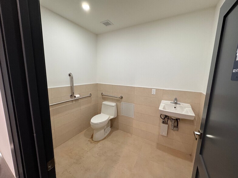 More Photos Of 8301 13th Ave, Brooklyn Office For Sale