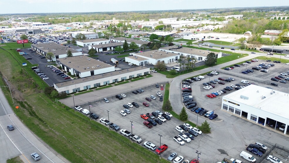 More Photos Of 9507-9510 Ross Ln, Indianapolis Office For Lease