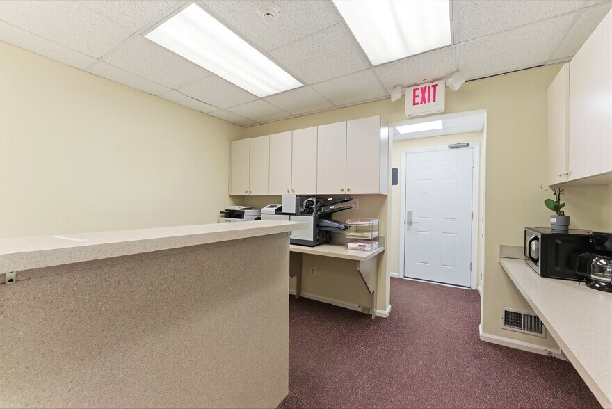 More Photos Of 1307 Stuyvesant Ave, Union Township Office For Sale