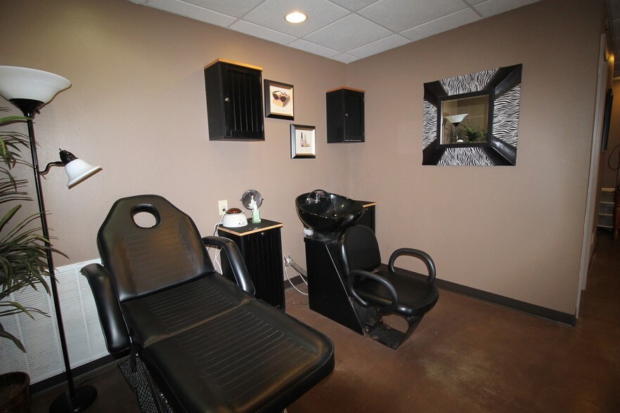 More Photos Of 3207 Highway 63 S, Lucedale Storefront Retail Office For Sale