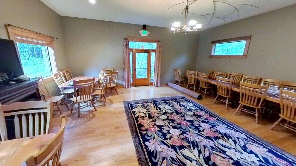 More Photos Of 295534 US Highway 101, Quilcene Flex For Sale