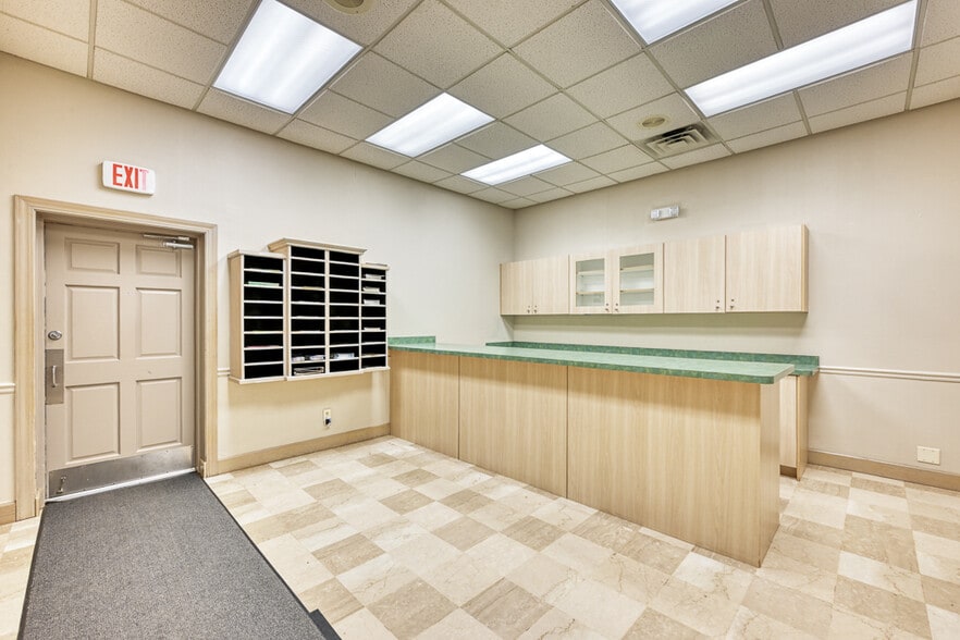 More Photos Of 5135 College St, Jacksonville Religious Facility For Sale